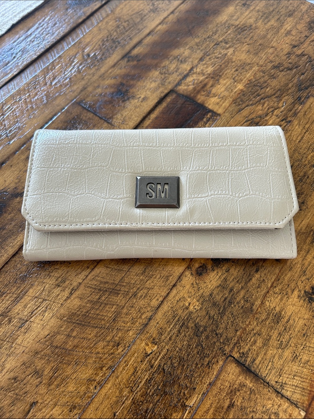 NWT Steve Madden Cream Croc-Embossed Wallet with Metal Logo Plate